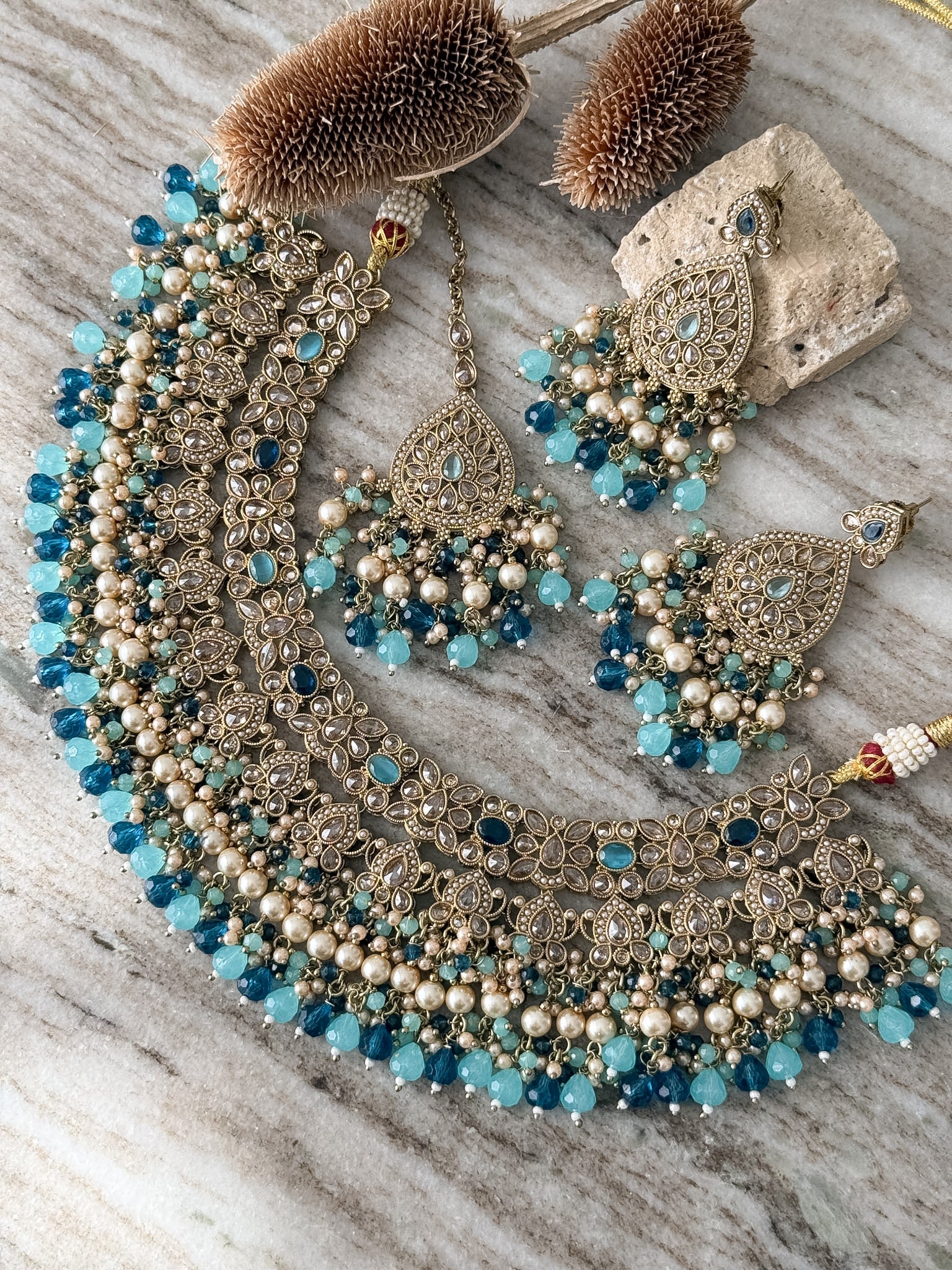 AMRITA Necklace Set