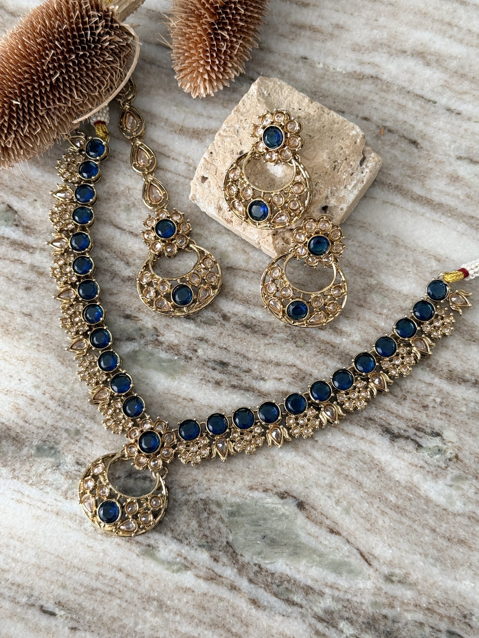 ANUSHKA Necklace Set