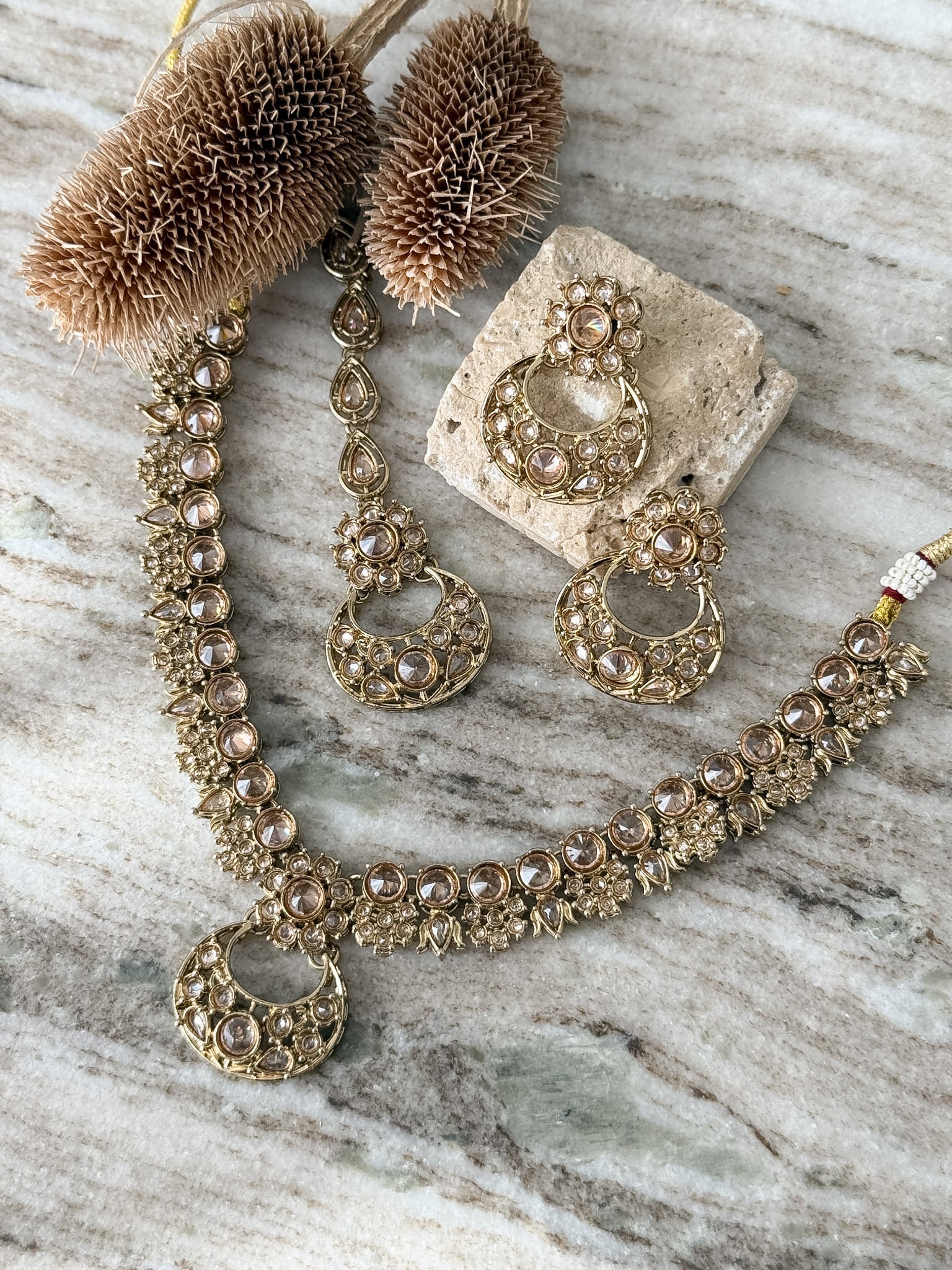 ANUSHKA Necklace Set