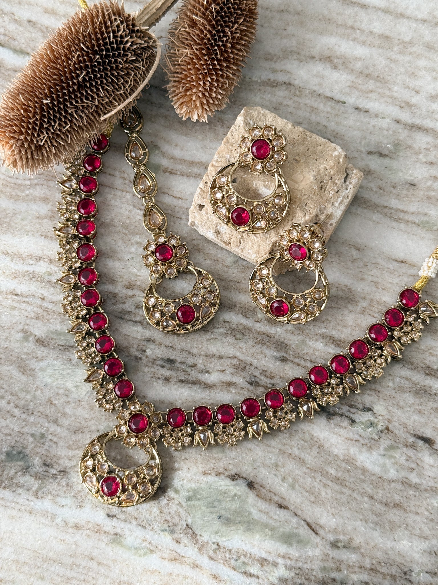 ANUSHKA Necklace Set