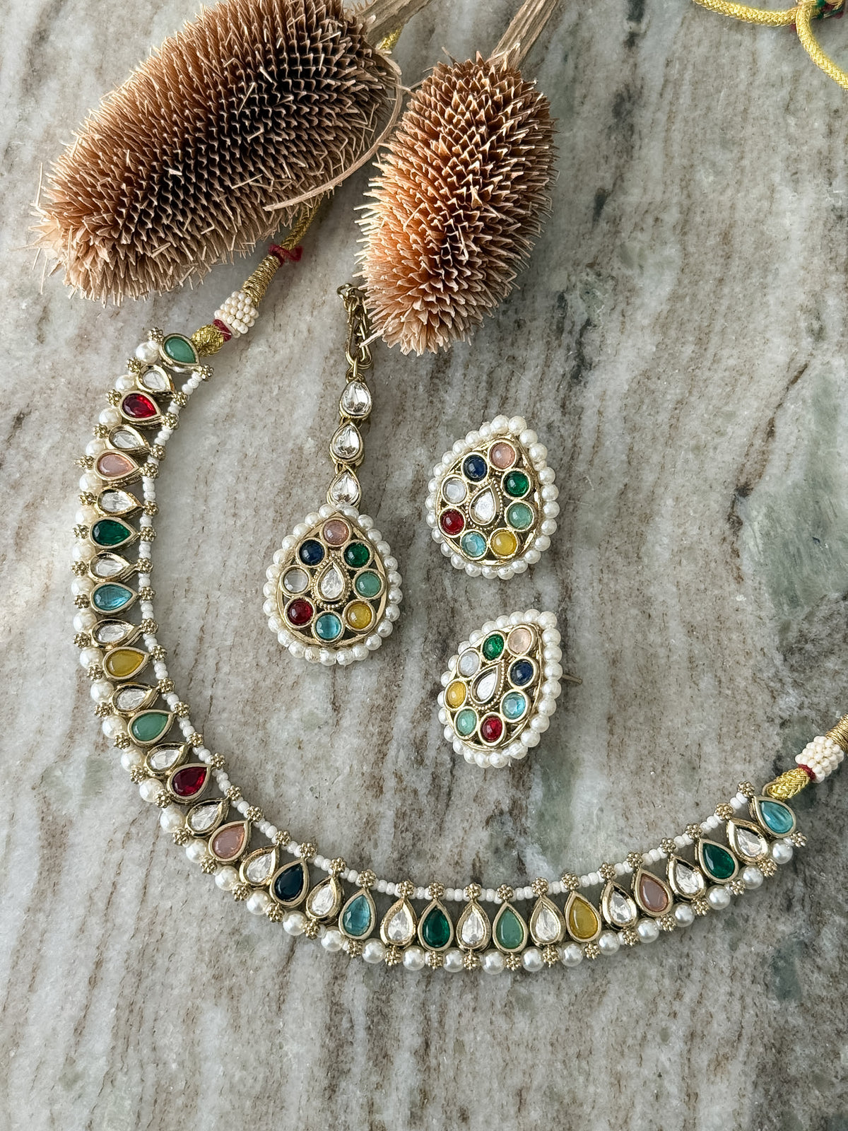 SARA Necklace Set
