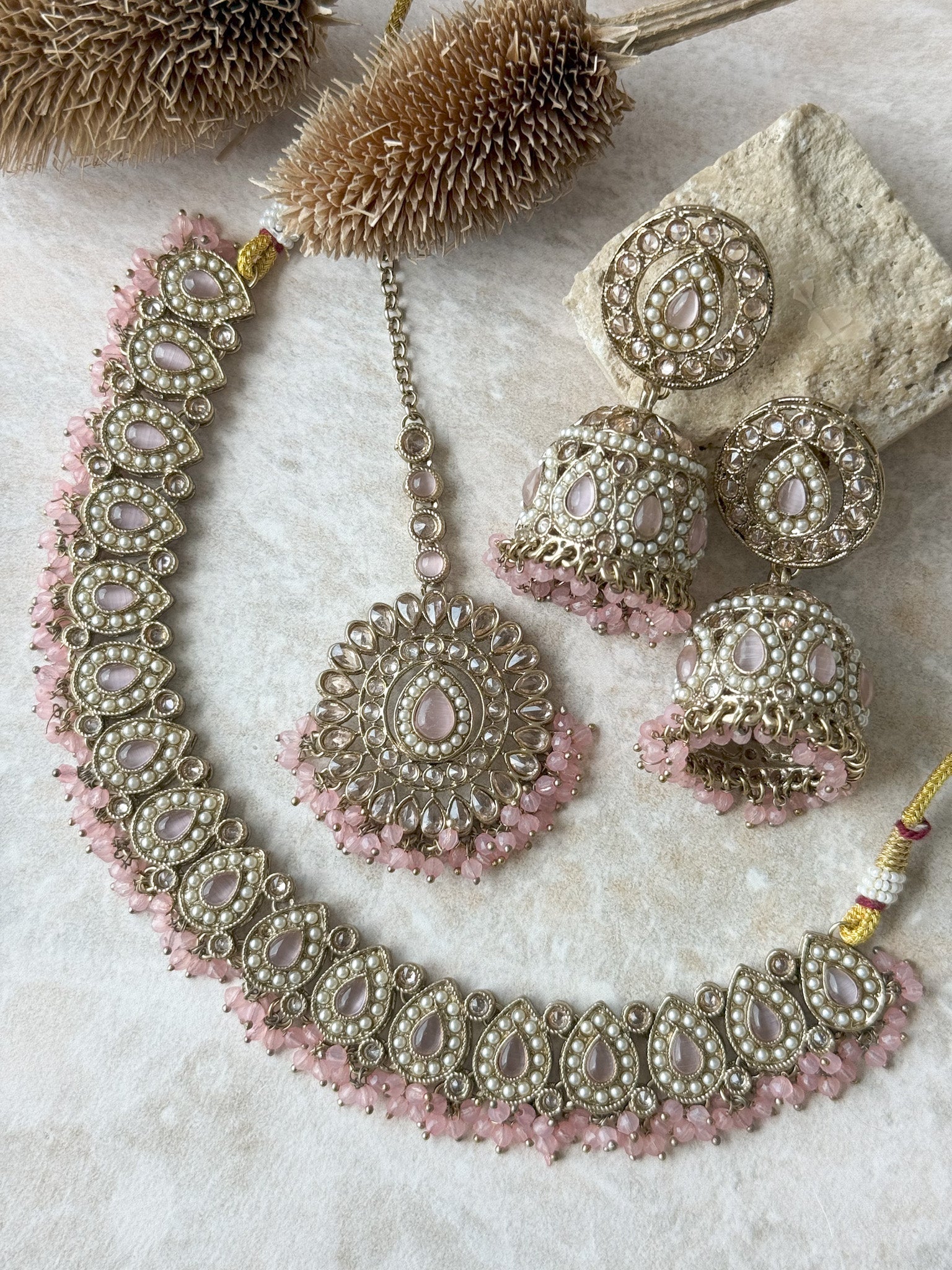 AMRITA Necklace Set