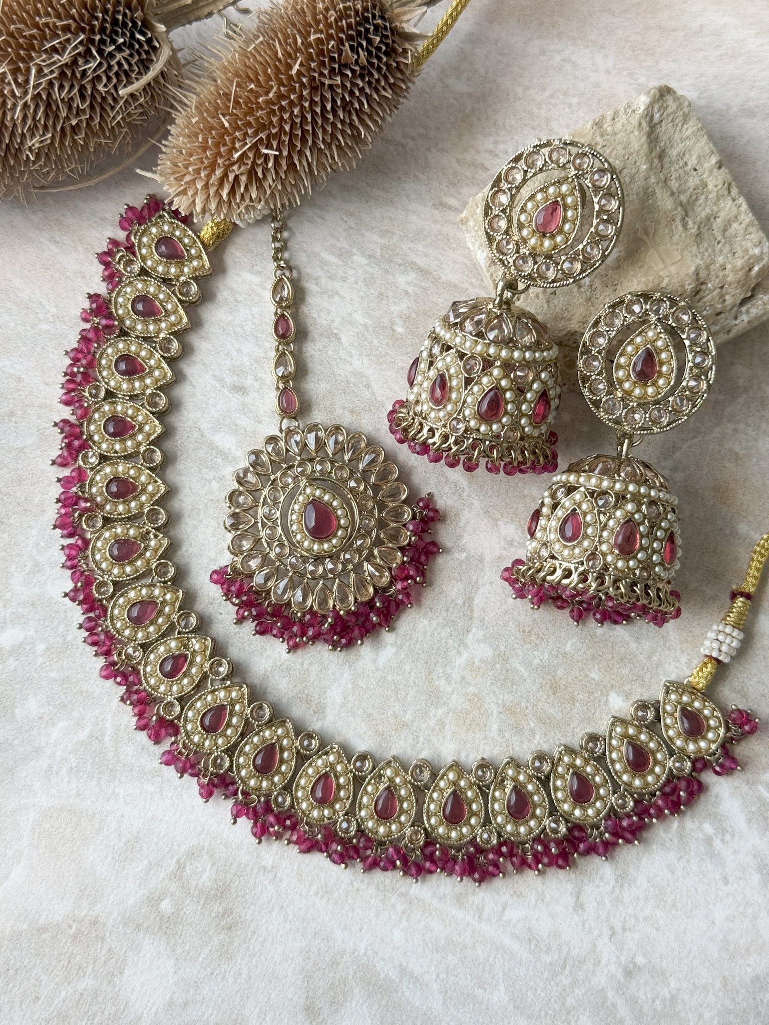 AMRITA Necklace Set