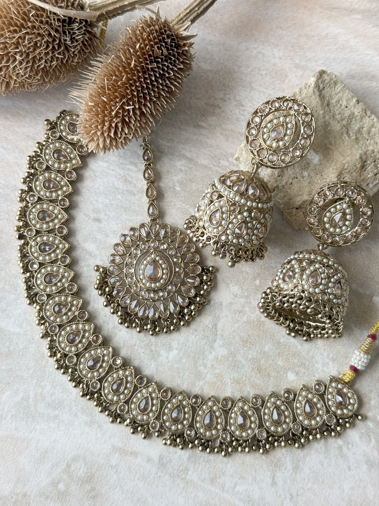 AMRITA Necklace Set