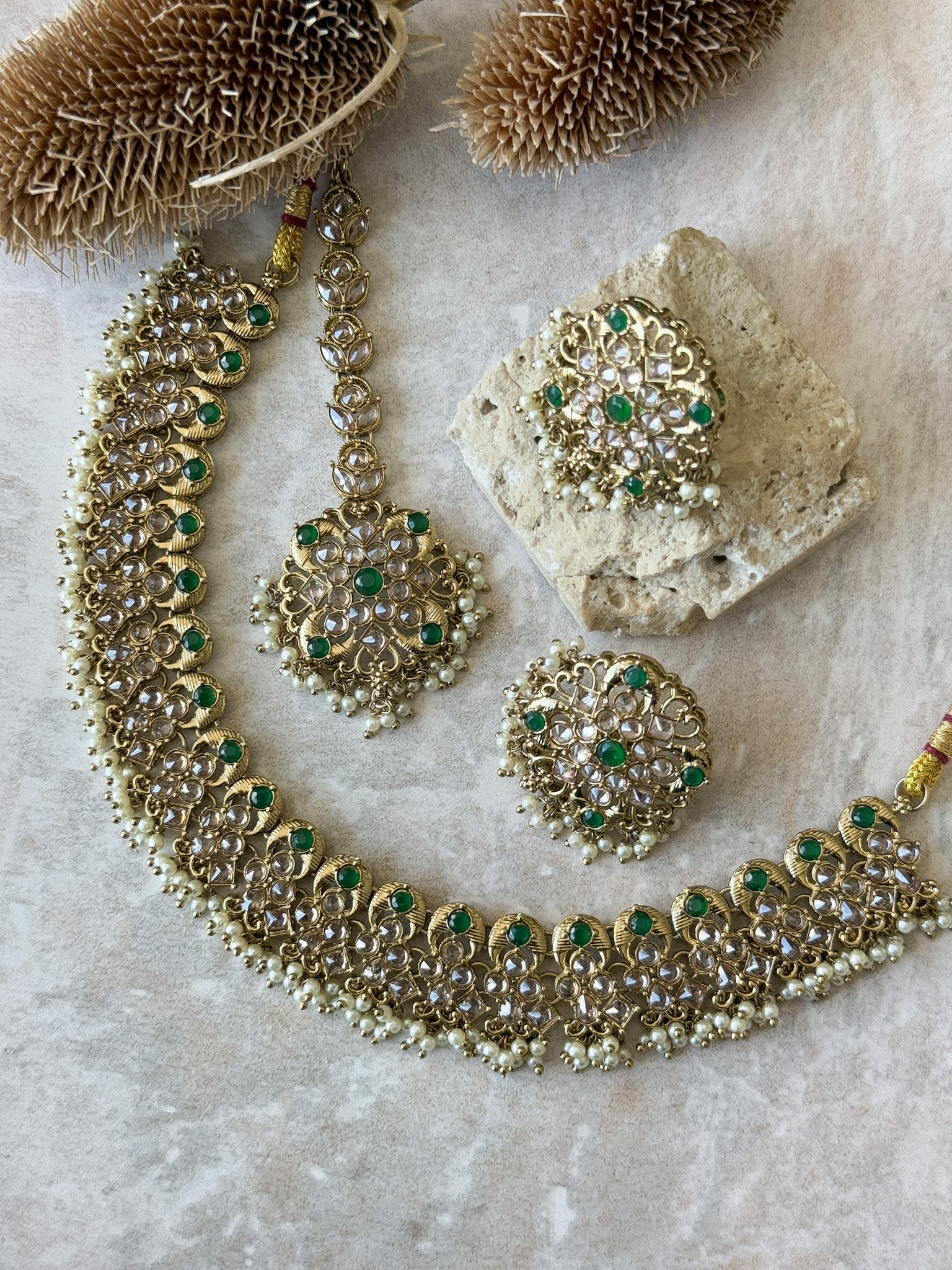 ESHA Necklace Set