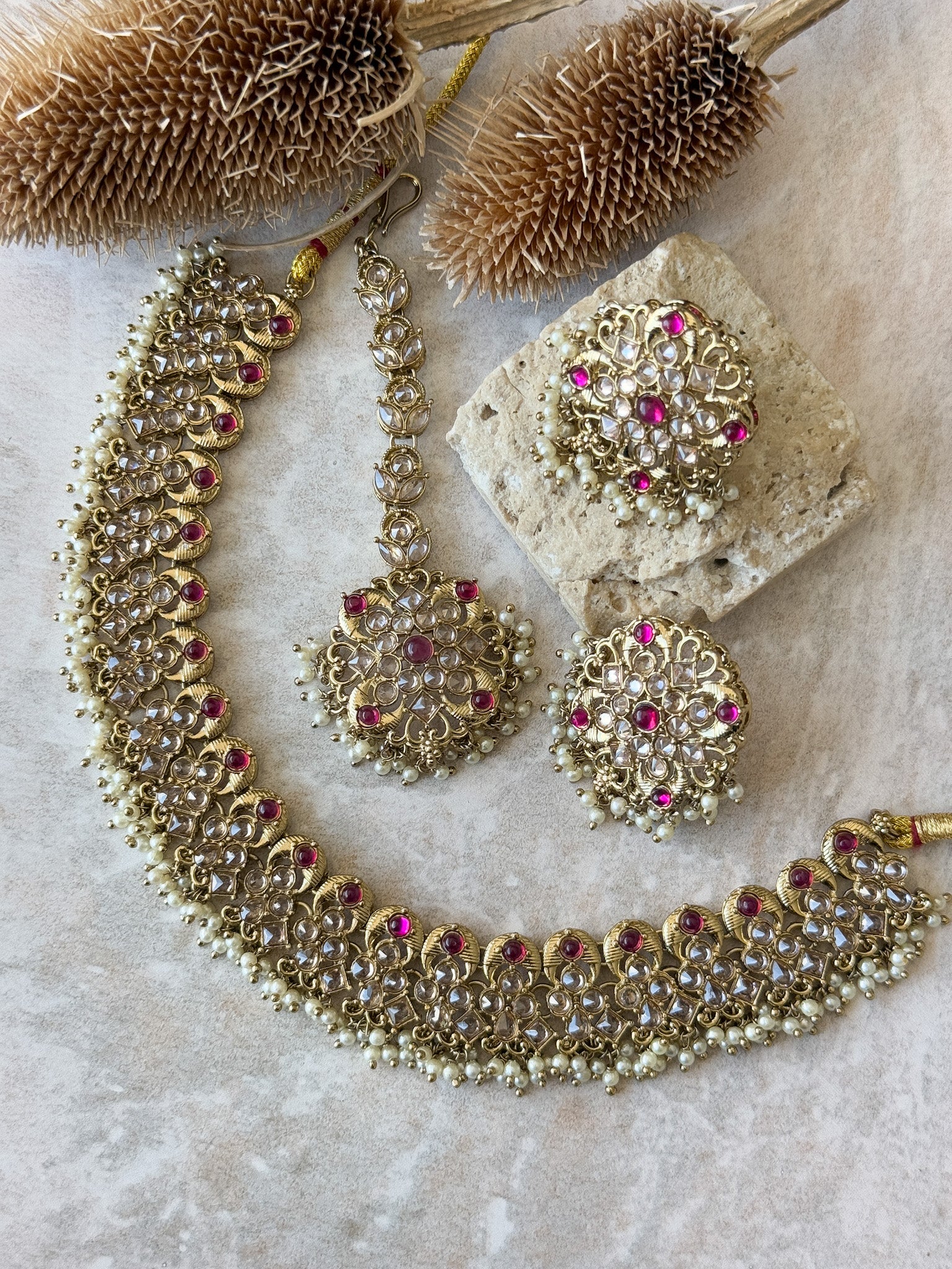 ESHA Necklace Set