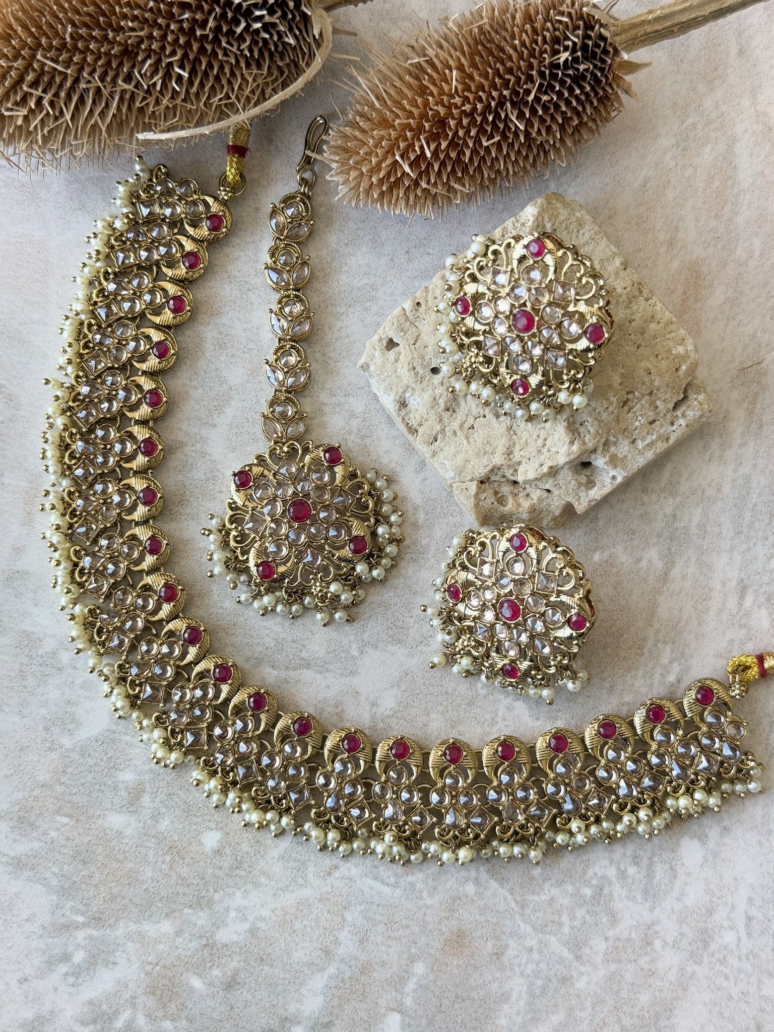 ESHA Necklace Set