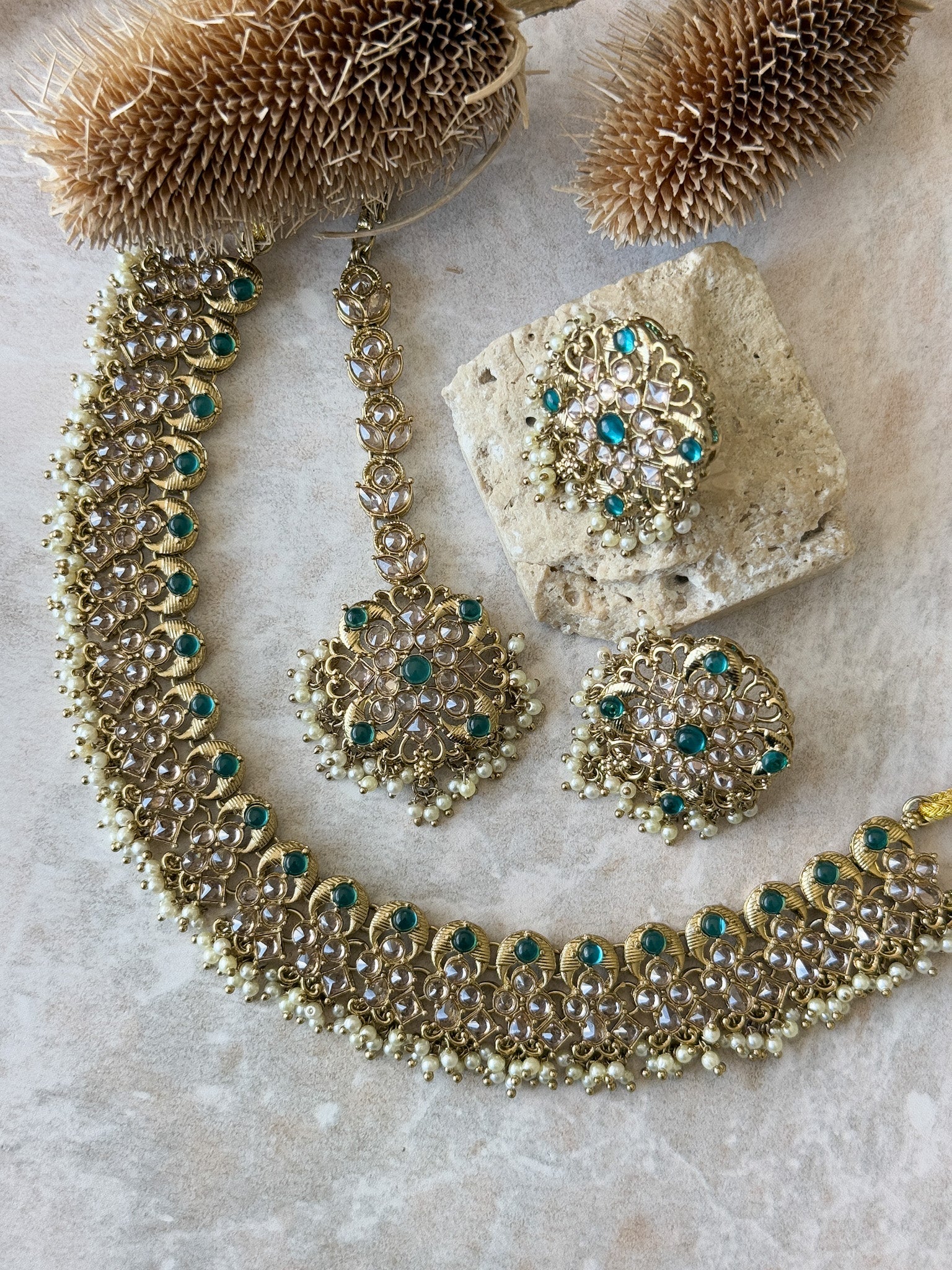 ESHA Necklace Set