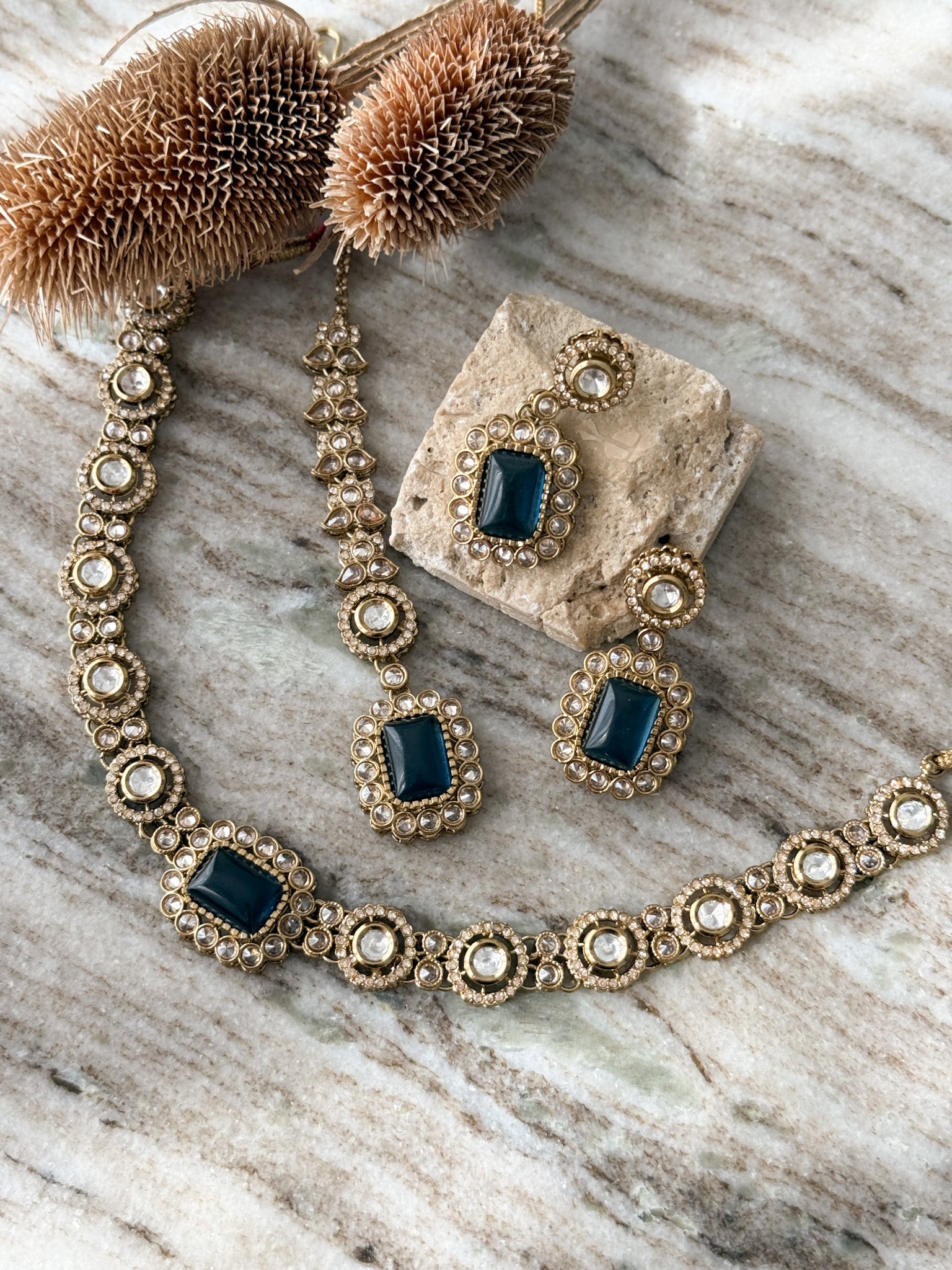 LEELA Necklace Set