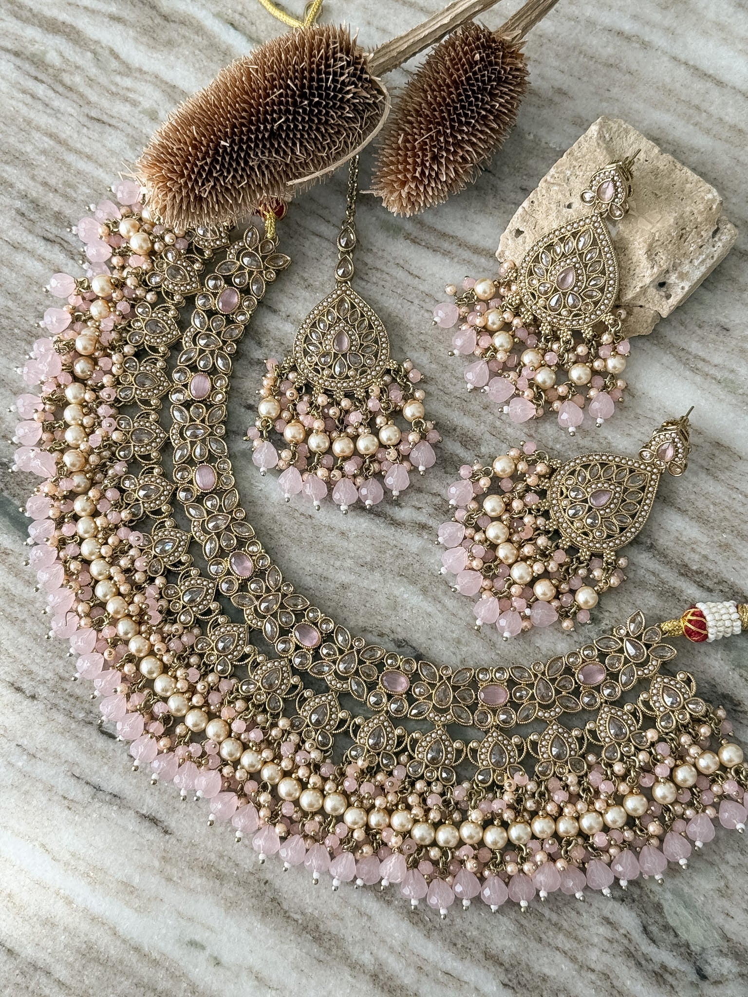 AMRITA Necklace Set
