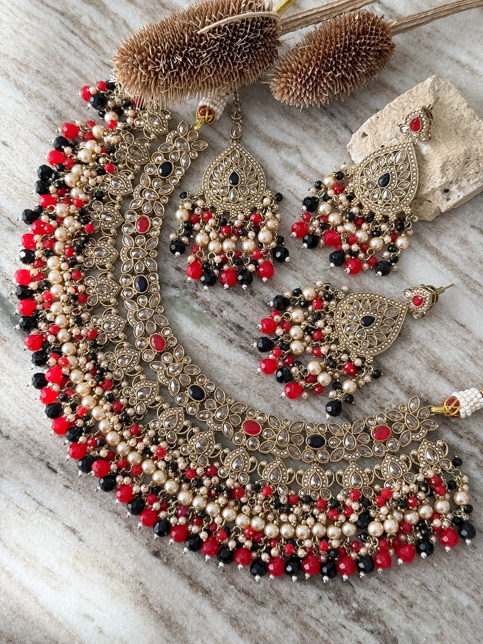 AMRITA Necklace Set