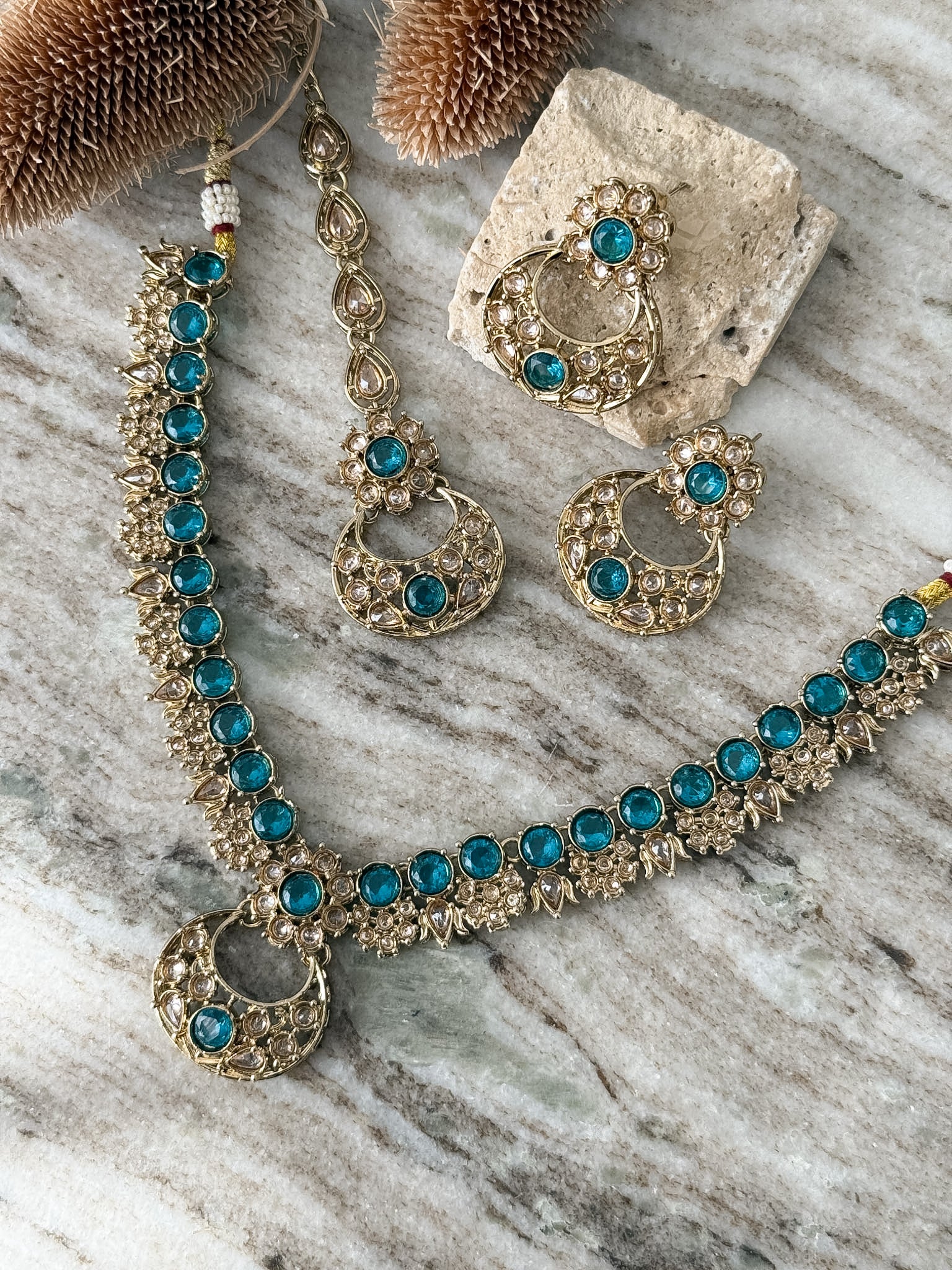ANUSHKA Necklace Set