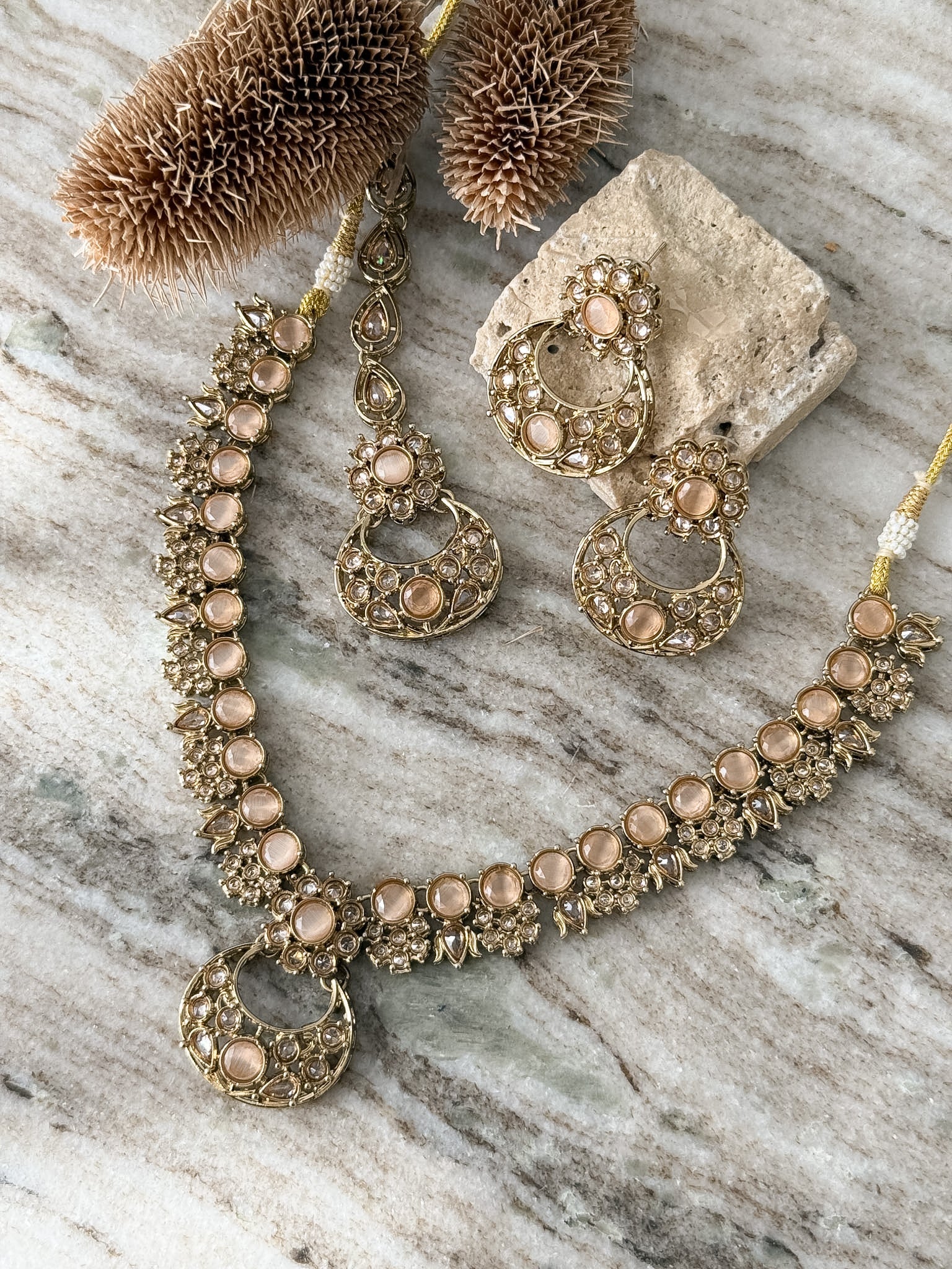 ANUSHKA Necklace Set