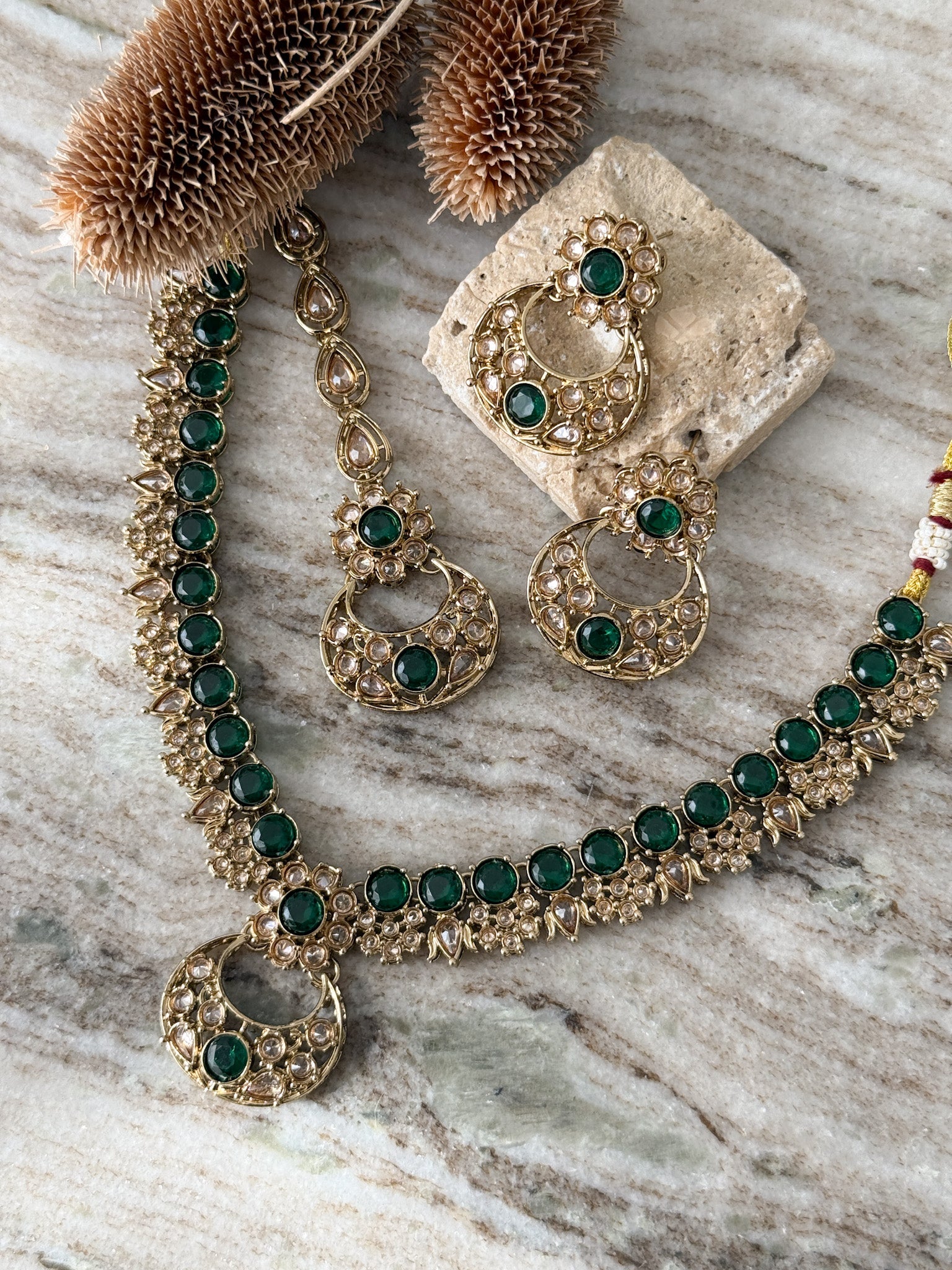 ANUSHKA Necklace Set