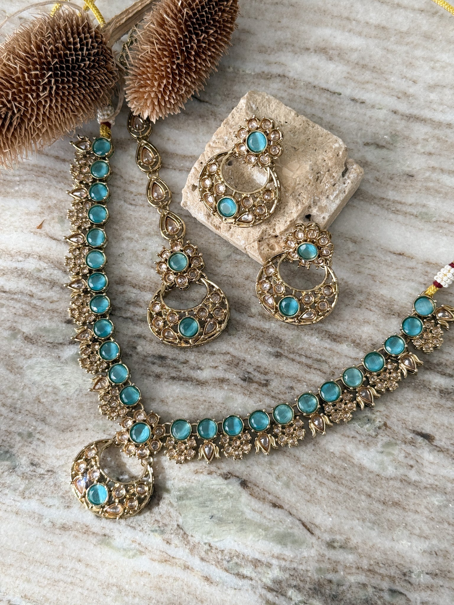 ANUSHKA Necklace Set