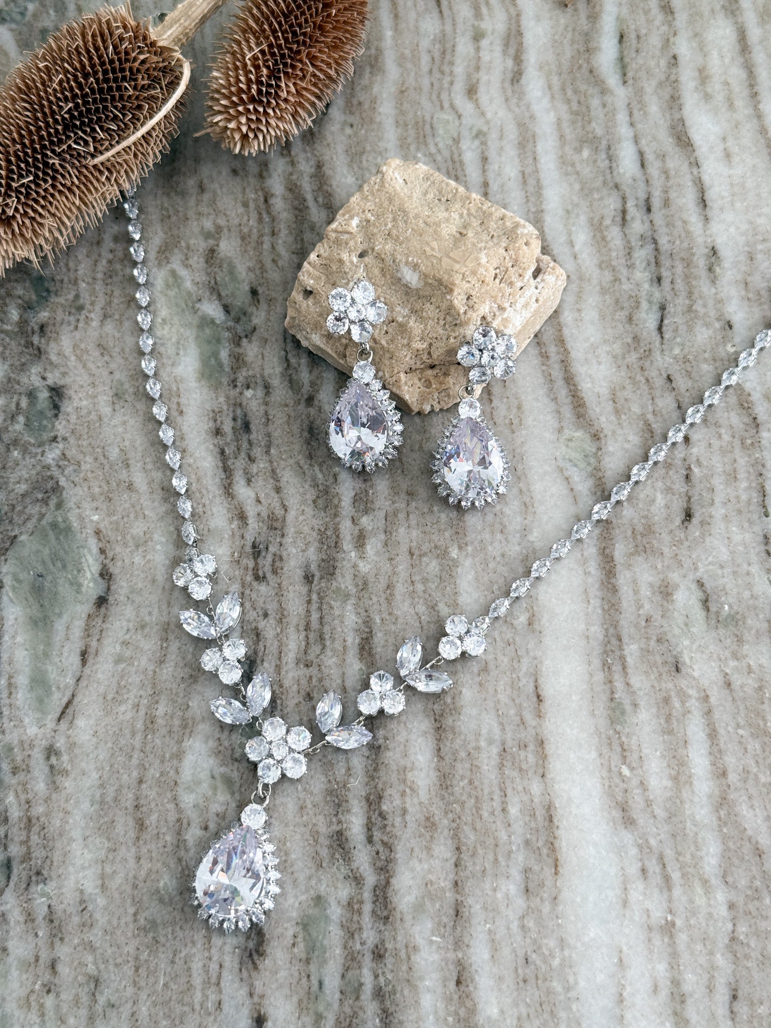 EMERY Necklace Set