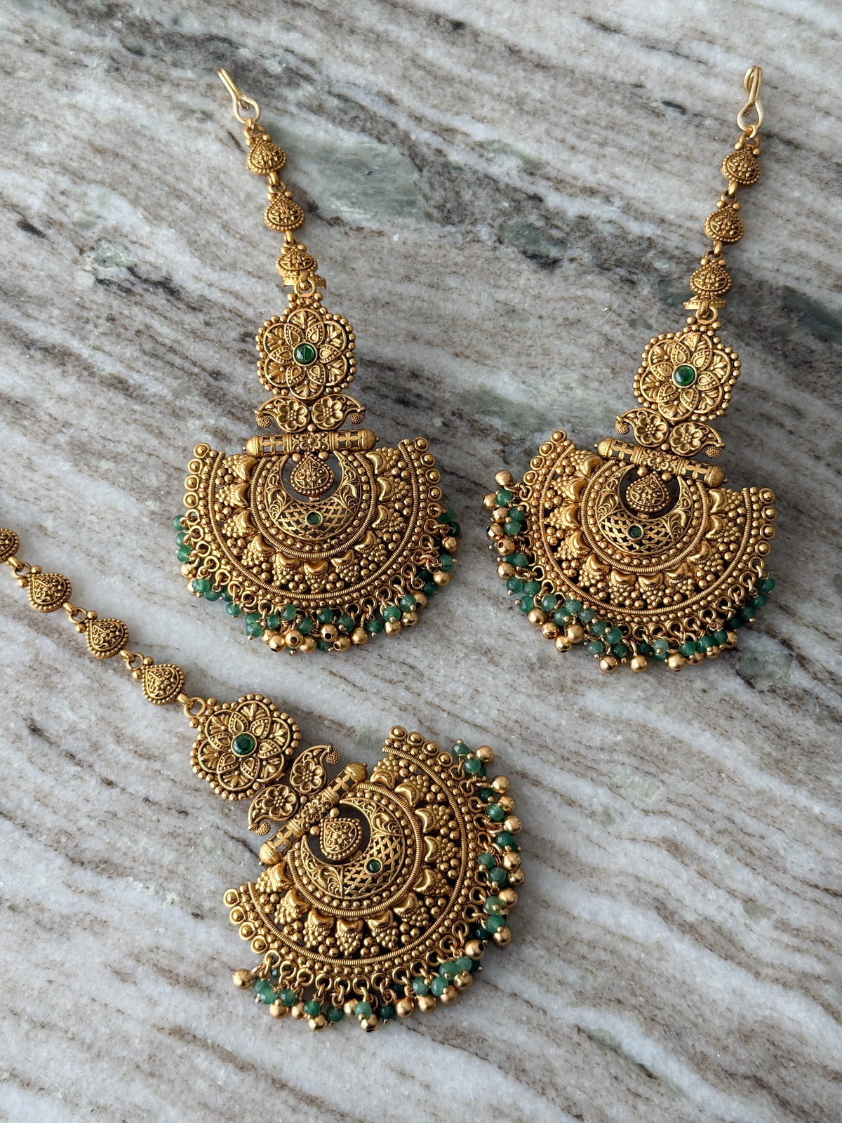 SAANVI Tikka Set