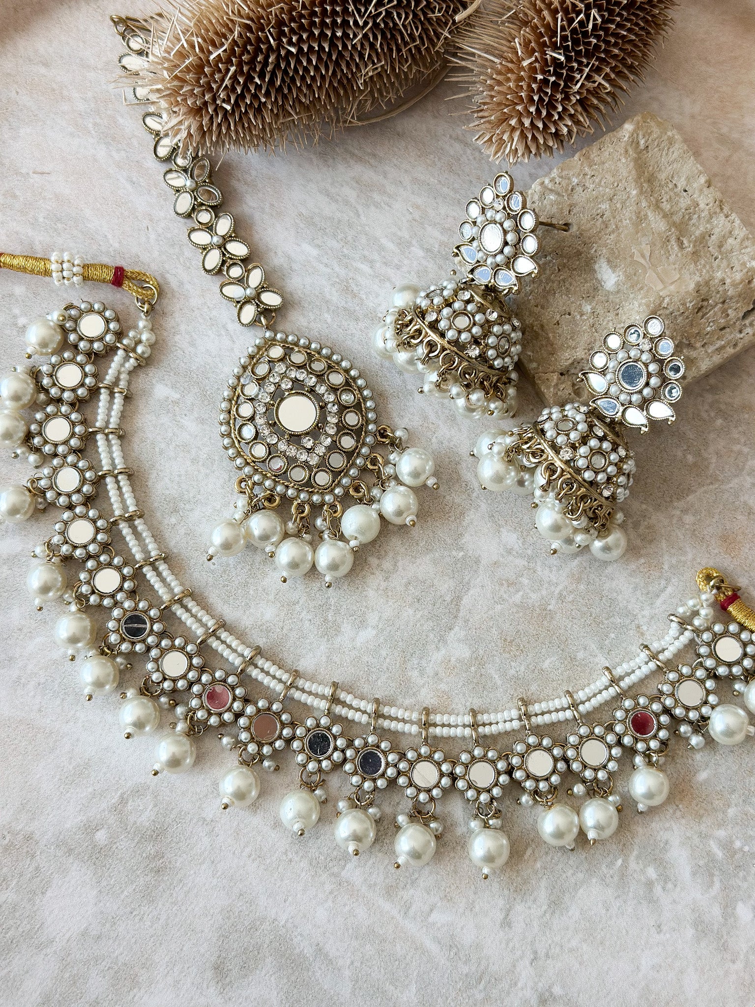 NAINA Necklace Set